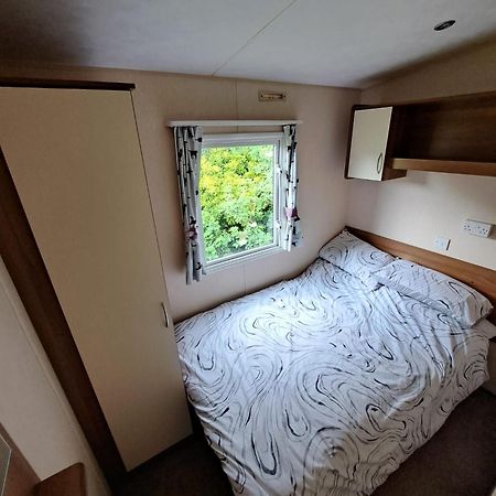 Caravan Waxholme Bagian luar foto