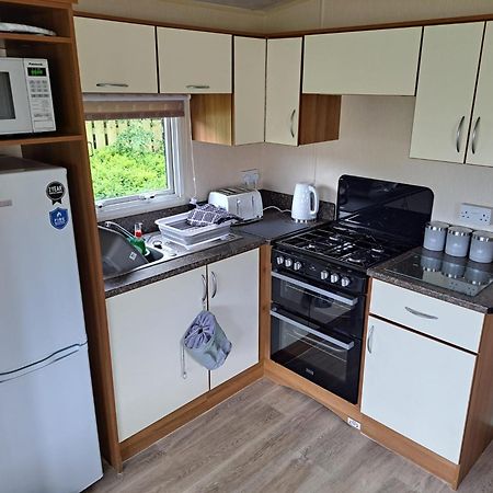 Caravan Waxholme Bagian luar foto
