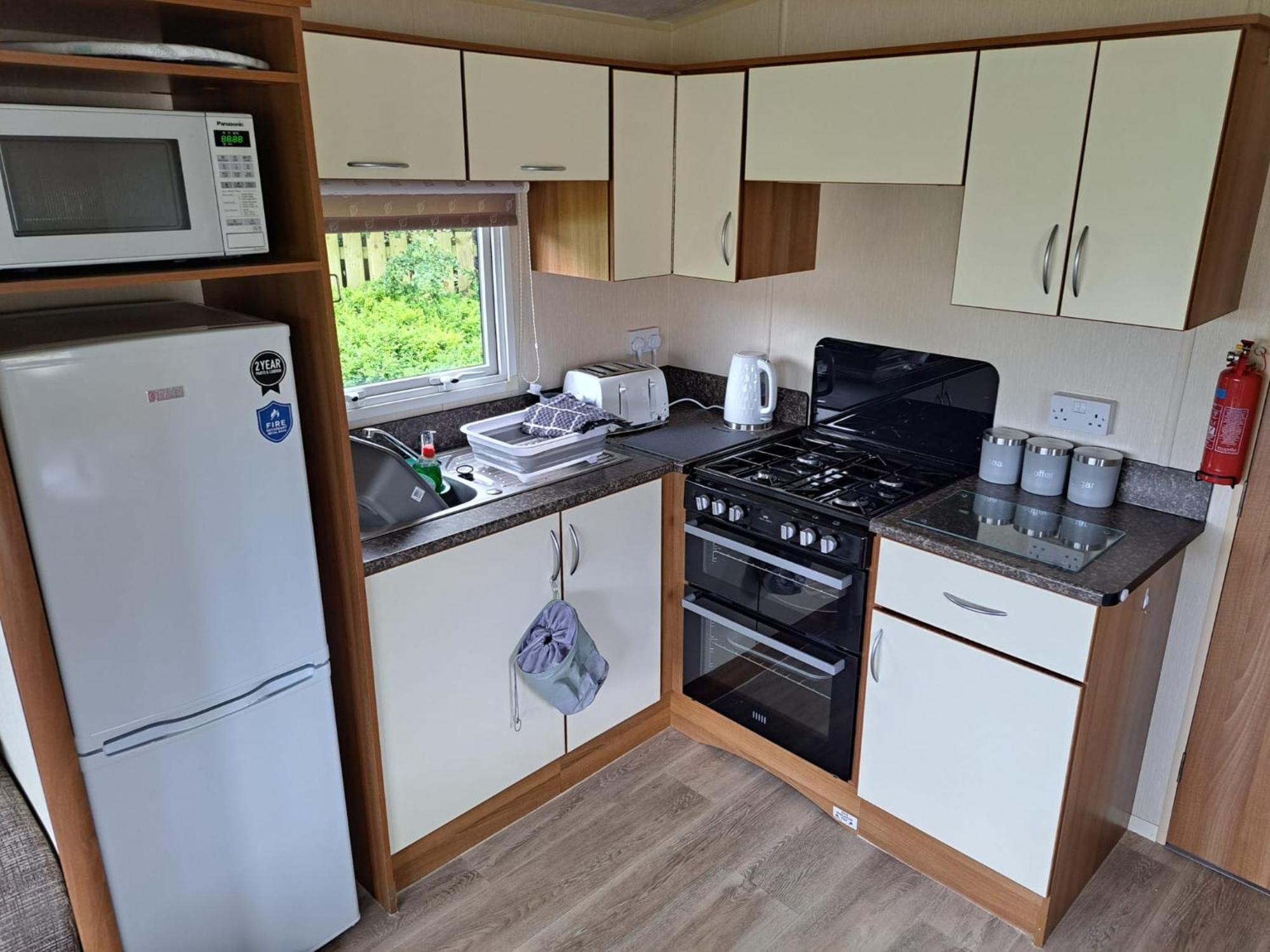 Caravan Waxholme Bagian luar foto